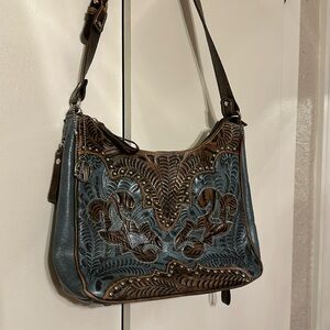 American West Conceal Carry Shoulder Bag with Matching Wallet !